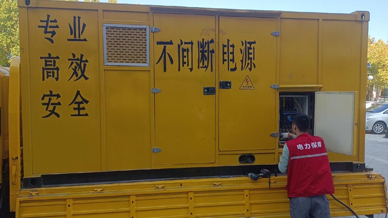 乌马河柴油发电机组和UPS电源配合使用时，如何避免切换过程中的电力中断？
